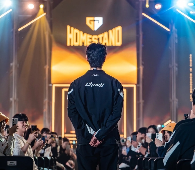 BLG绝杀GEN，Zeus线上压制力十足宿敌对决全球总决赛，引爆全场热议