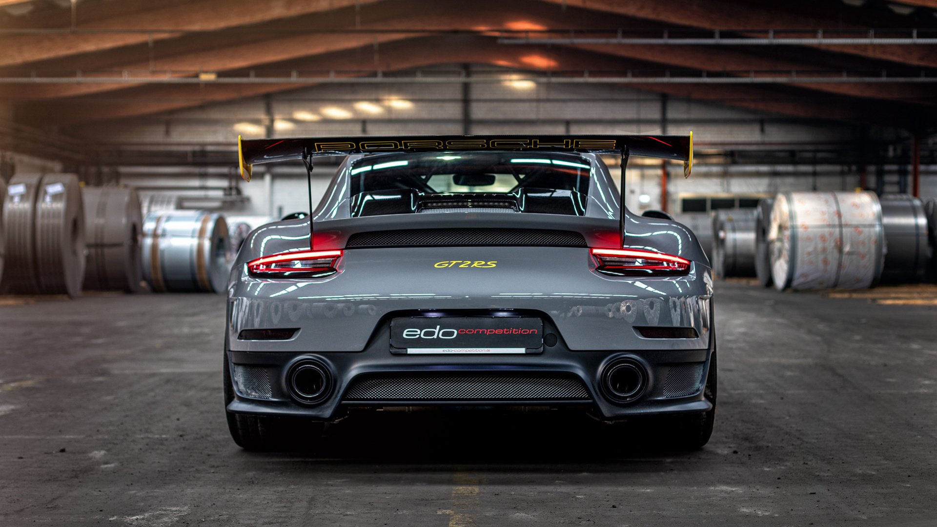 暗夜中的赛道英格拉姆，是谁在F1揭幕战的刀锋上起舞？