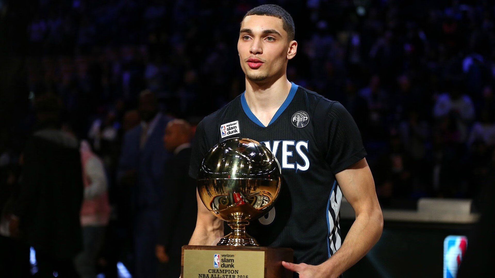 英超争冠悬疑未解,雄鹿已锁定吉林?体育迷的平行宇宙狂欢